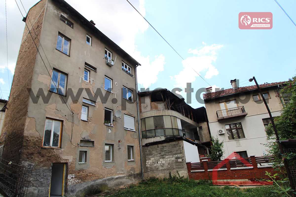 13 Zgrada