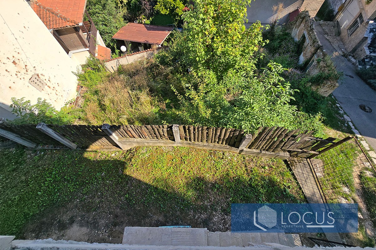 13_ Dvorište