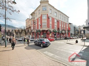 Jedinstvena prilika! Adaptiran poslovni kancelarijski / prodajni prostor / samostalan objekat u samom centru grada na izuzetno prometnoj lokaciji, 300m od BBI centra i Predsjedništva BiH, Sarajevo Mogućnost zamjene! ***Virtuelna šetnja 360°***