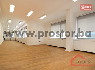 Renoviran poslovni prostor površine 270m2 nadomak Predsjedništva, ul. Danijela Ozme