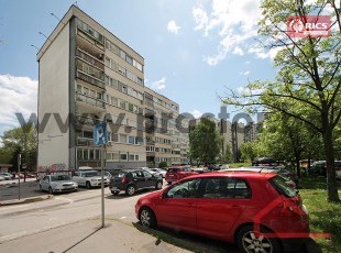 Funkcionalan dvosoban stan sa balkonom, ul. Brčanska, naselje Otoka. Mogućnost pretvaranja u trosoban!