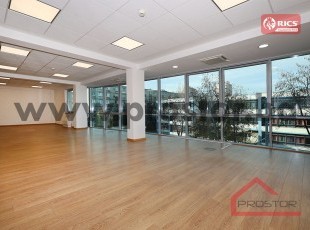 A RARE OPPORTUNITY Adapted sales-type office space on the second floor with large portals in a very busy location, Otoka