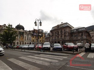 Nenamješten višenamjenski poslovni prostor pored Doma Armije