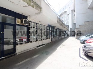 Business premises with a registered area of 13.75sqm located on the ground floor in Tešanjska Street, Marijin Dvor settlement, Center