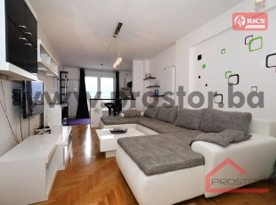 Nicely furnished studio apartment with open views, Stup