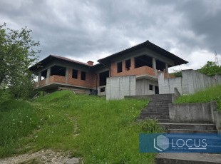 Two houses on a spacious and sunny building plot of 34,125m2 in an accessible location with an open view in the settlement of Hotonj-Barice, Vogošća
