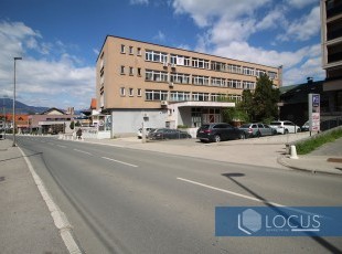 Multifunctional Commercial Space in the Center of Zenica, Štrosmajerova Street – Registered Area of 384.69 m², Adaptable to Various Business Purposes According to the Needs of the Future Owner