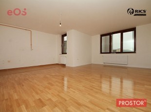 Spacious and functional four-room apartment with excellent orientation on the ground floor of a smaller residential building, Municipality of Centar
