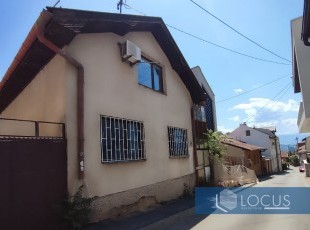 House in original condition on a plot of 190m2 in an exceptional location just a few minutes from the city center, Provare Street, Mejtaš, Center