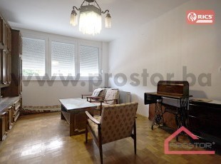Polunamješten stan na prvom spratu, naselje Koševsko brdo