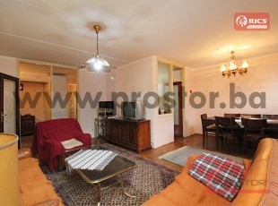 Prostran četverosoban stan sa lođom na trećem spratu sa liftom, ul. Hakije Kulenovića, Ciglane