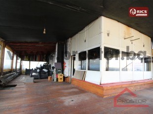 Višenamjenski poslovni prostor sa terasom- 37m2 (terasa 75m2) , Dobrinja