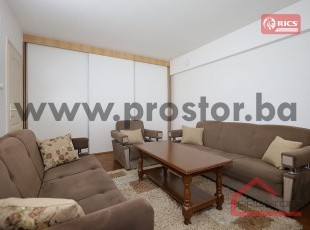Jednosoban stan u Vranicinim neboderima na prvom spratu, Čengić Vila