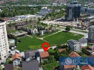TOP LOKACIJA!!! Kuća sa garažom i dvorištem na parceli površine 314m2 sa odličnim pristupom na izuzetno atraktivnoj lokaciji u naselju Stup-Tibra, Ilidža