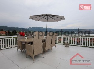 Četverosobna kuća sa garažom na dva sprata sa prelijepim panoramskim pogledom na Sarajevo, Kobilja Glava