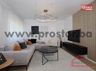 Kompletno adaptiran dvostrano orijentisan trosoban stan u neposrednoj blizini Druge Gimnazije, Centar