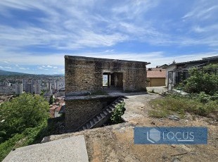 Kuća u izgradnji na parceli površine 310m2 na pristupačnoj lokaciji i prelijepim otvorenim pogledom na grad u naselju Pofalići, Novo Sarajevo