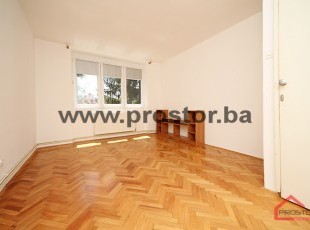 1BR apartment on the first floor in the quiet and sunny part of the neighborhood Višnjik - SOLD!