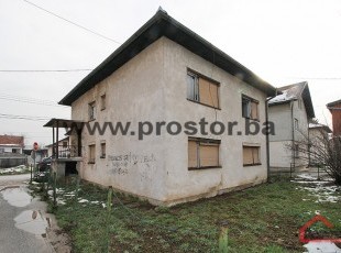 A older gross 224sqm family house on a landplot of 744sqm near the tram station and the central area of the municipality of Ilidza - SOLD!