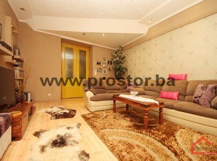  Completely adapted spacious 2BDR apartment near restaurant 